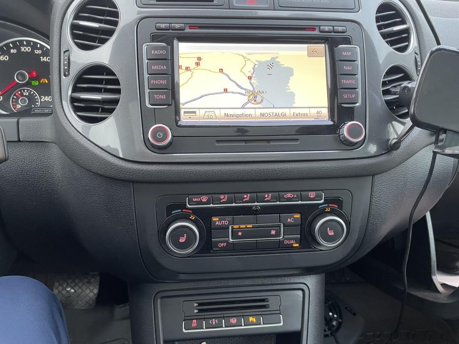 VOLKSWAGEN Tiguan 2012