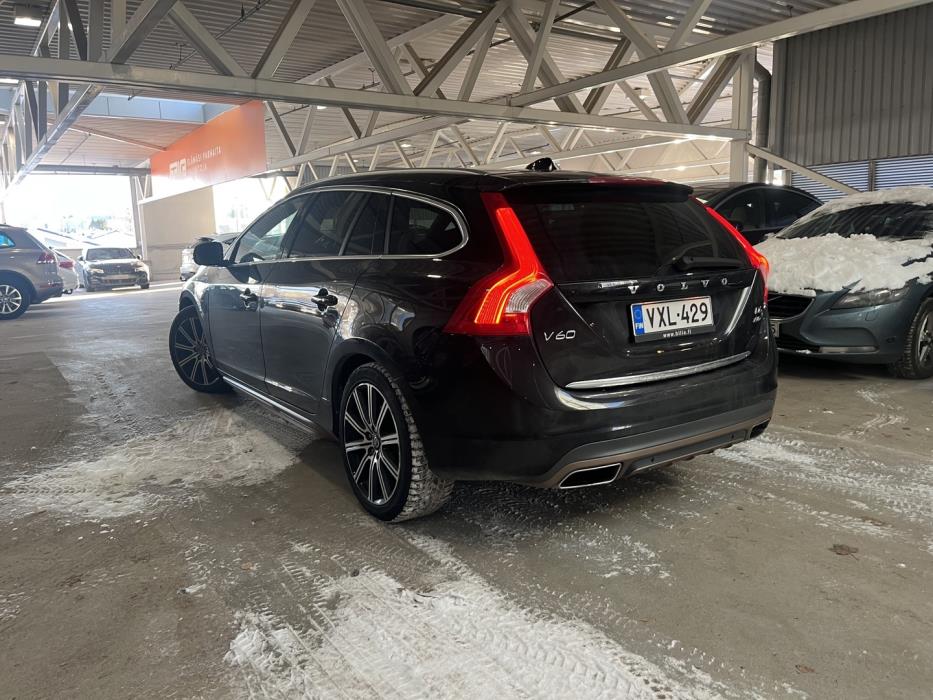 VOLVO V60 2014