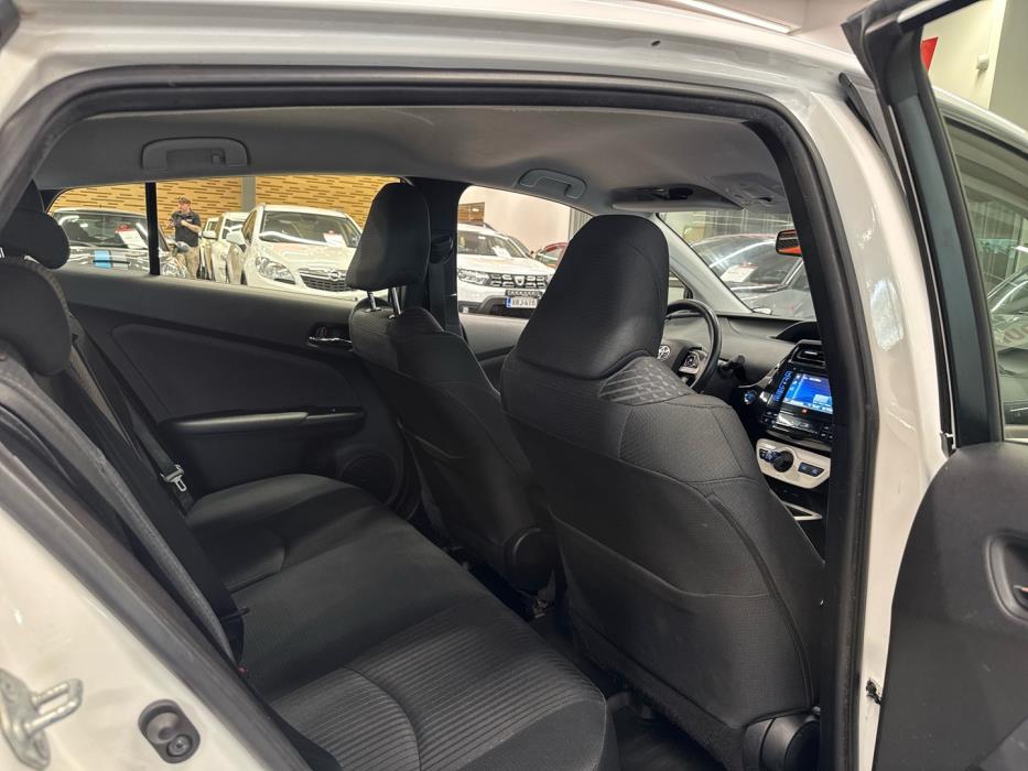 TOYOTA Prius 2016