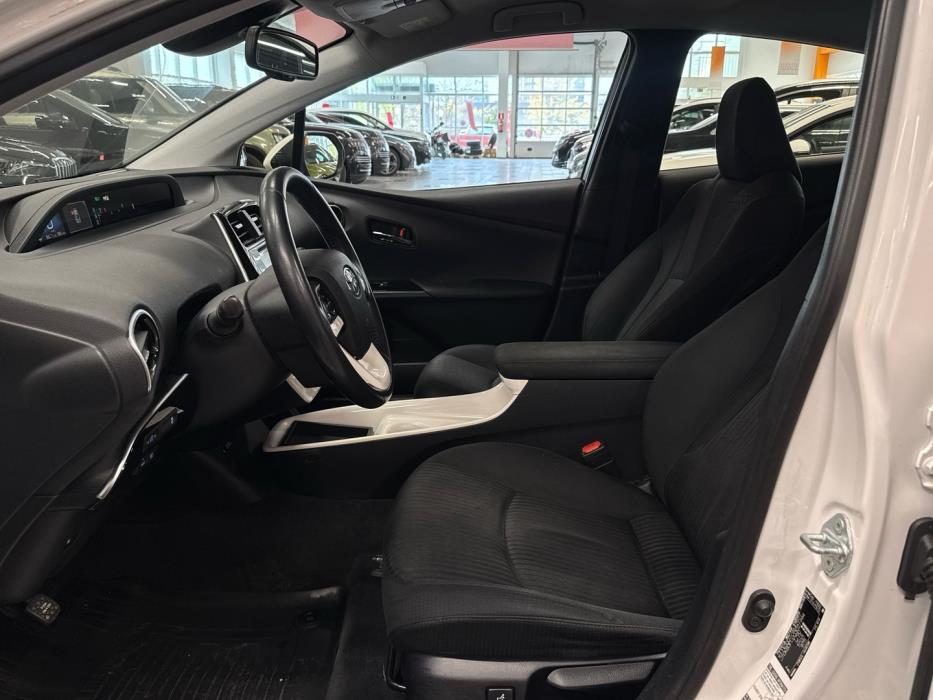 TOYOTA Prius 2016