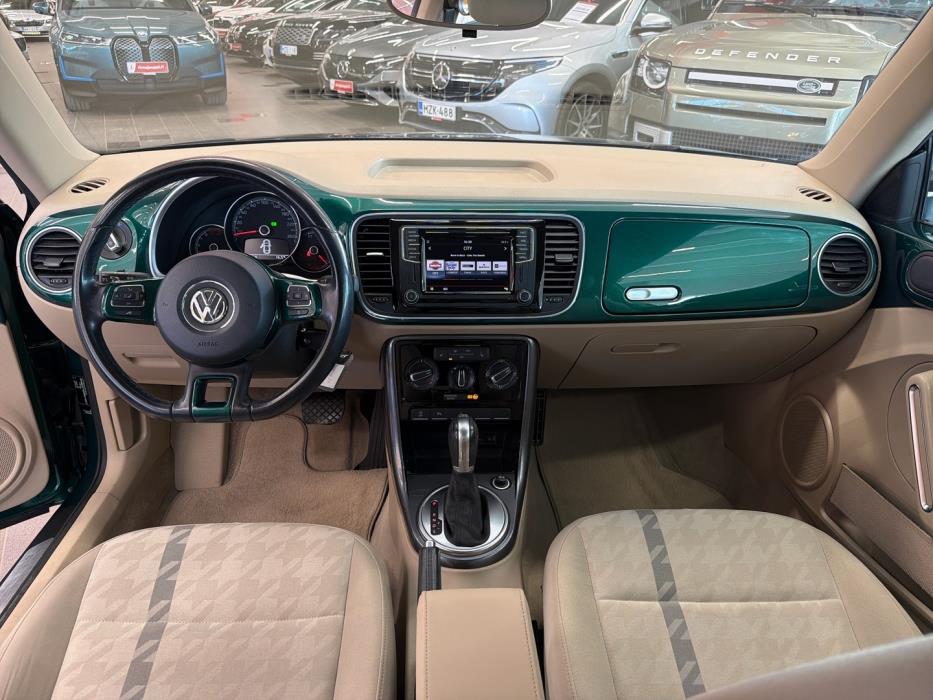 VOLKSWAGEN Beetle 2017