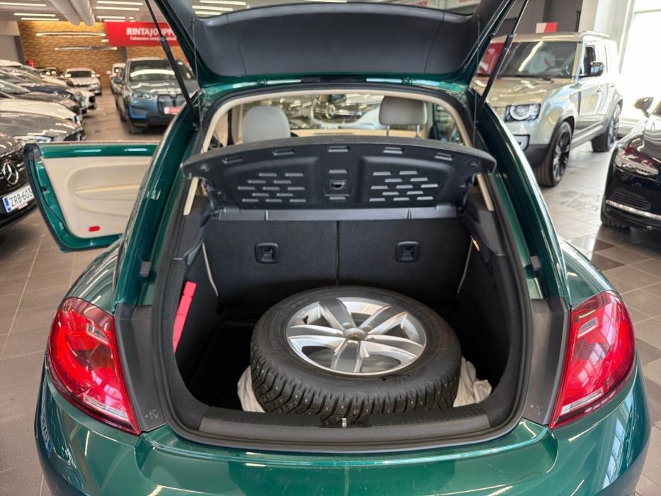 VOLKSWAGEN Beetle 2017