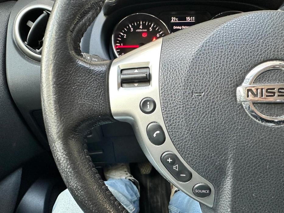 NISSAN Qashqai 2011
