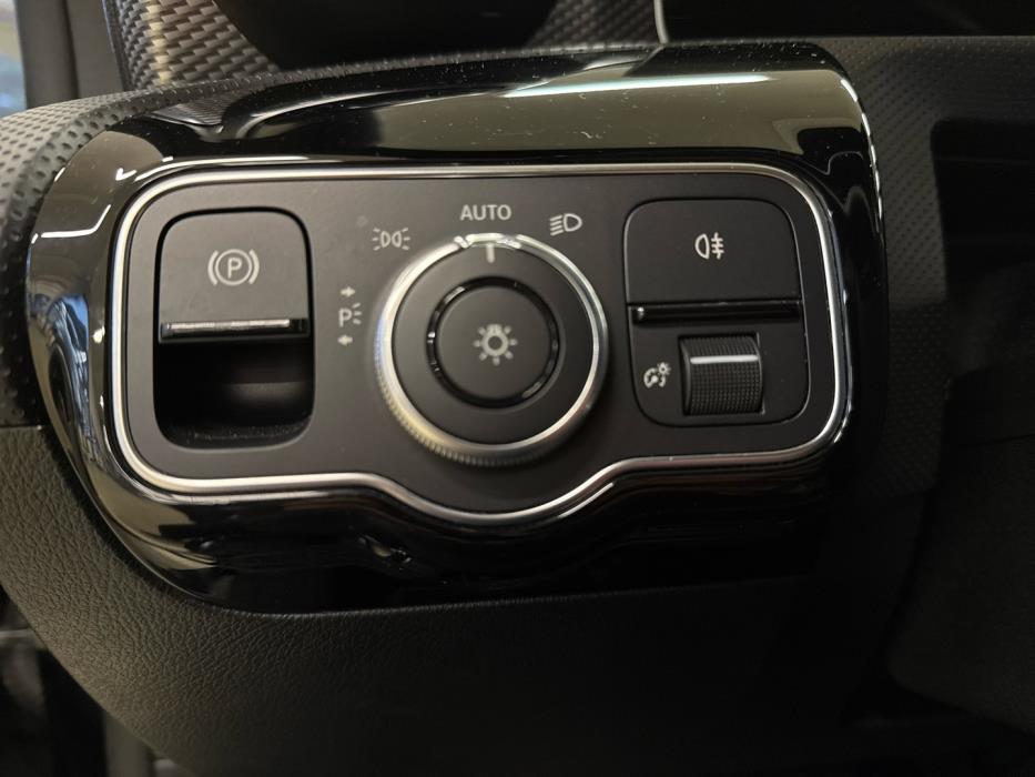 MERCEDES-BENZ CLA 2020