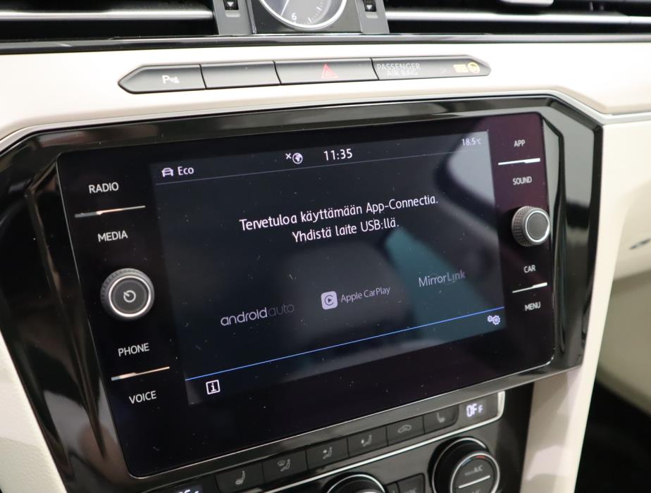 VOLKSWAGEN Passat 2018