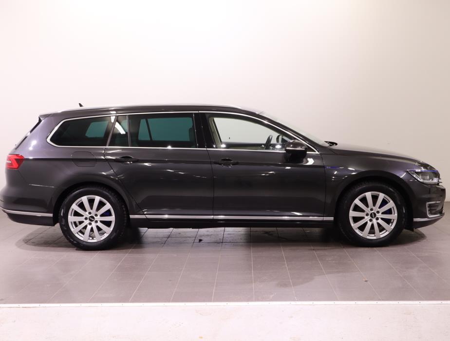 VOLKSWAGEN Passat 2018
