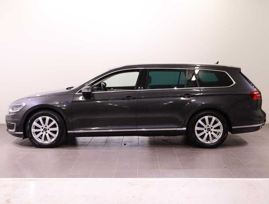 VOLKSWAGEN Passat 2018