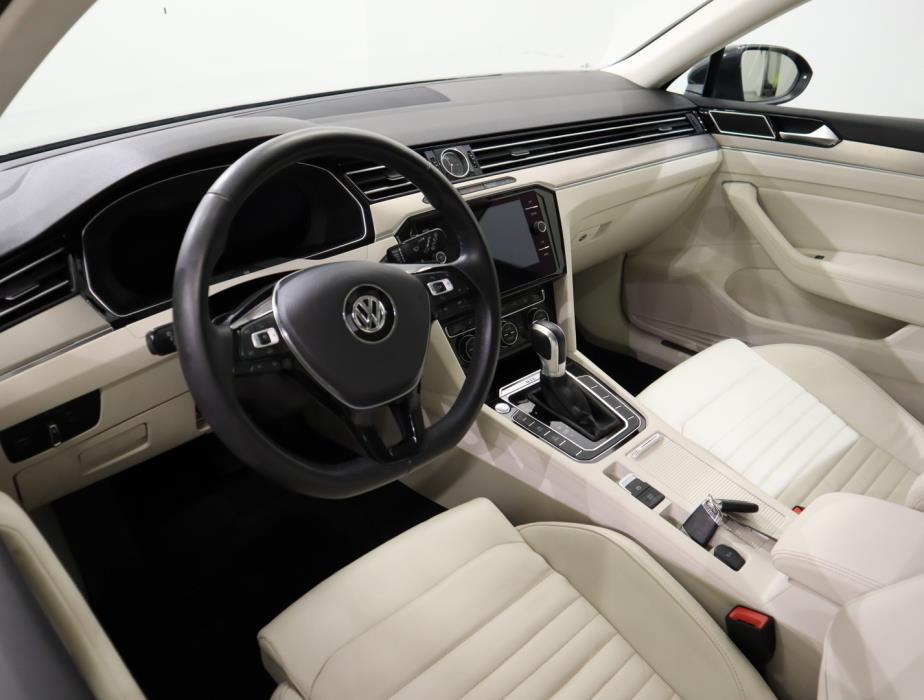 VOLKSWAGEN Passat 2018