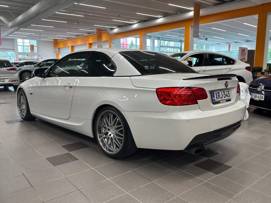 BMW 320 2011
