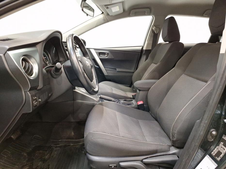 TOYOTA Auris 2014