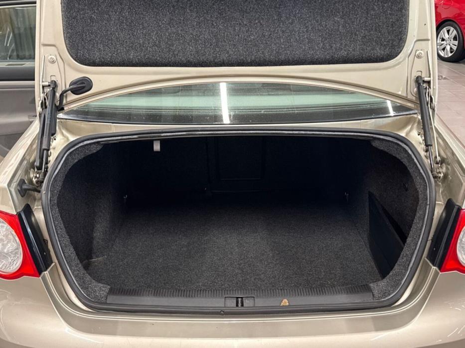 VOLKSWAGEN Jetta 2006