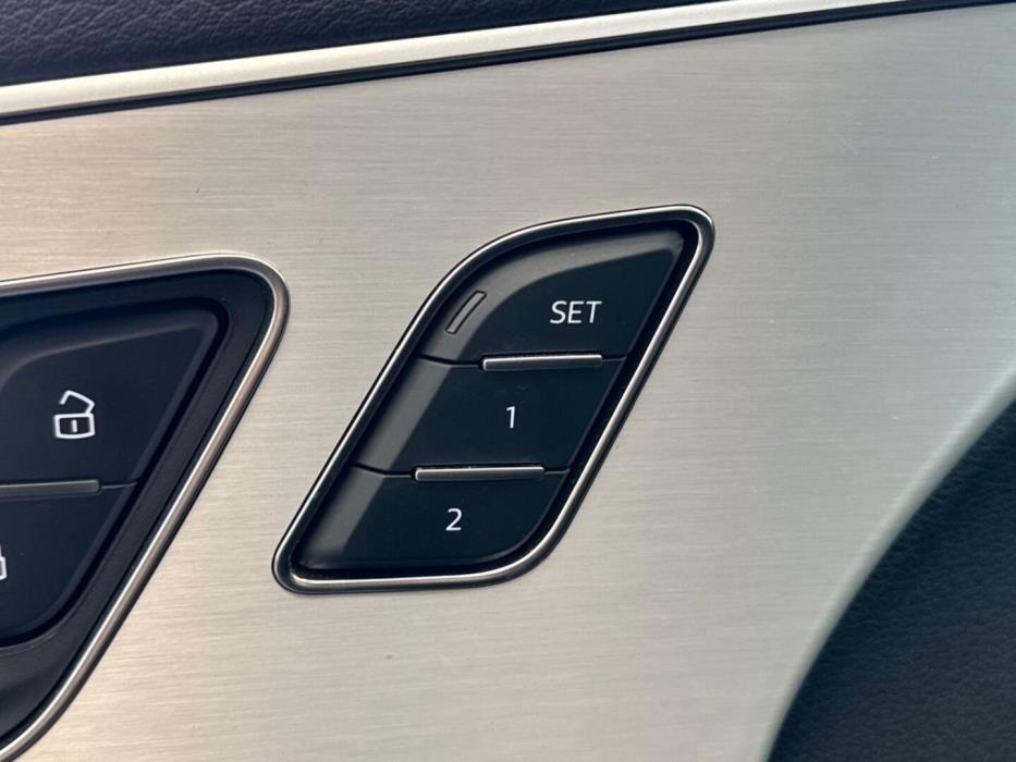 AUDI Q7 2021