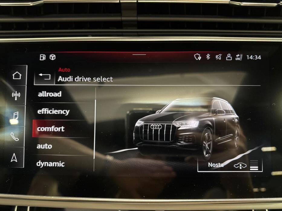 AUDI Q7 2021