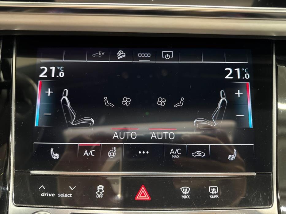 AUDI Q7 2021