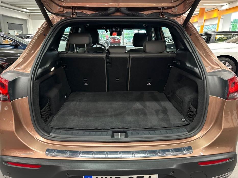 MERCEDES-BENZ EQA 2021