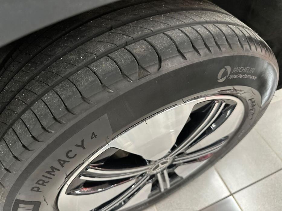 MERCEDES-BENZ EQA 2021