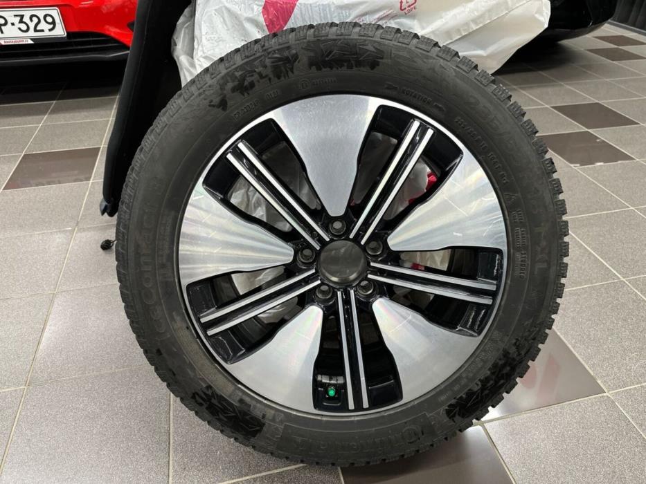 MERCEDES-BENZ EQA 2021