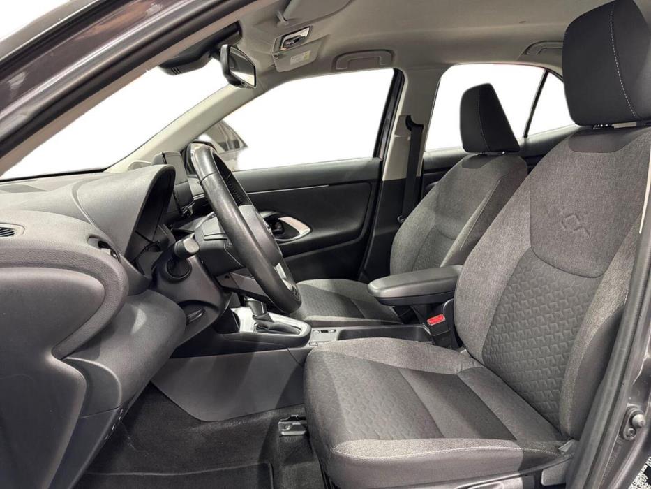 TOYOTA Yaris Cross 2024