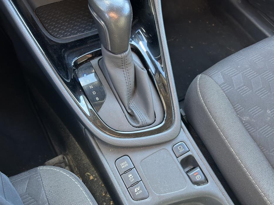 TOYOTA Yaris 2024