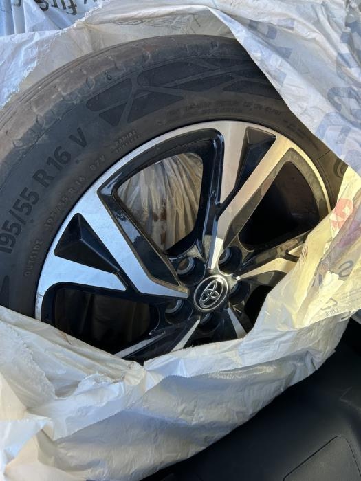 TOYOTA Yaris 2024