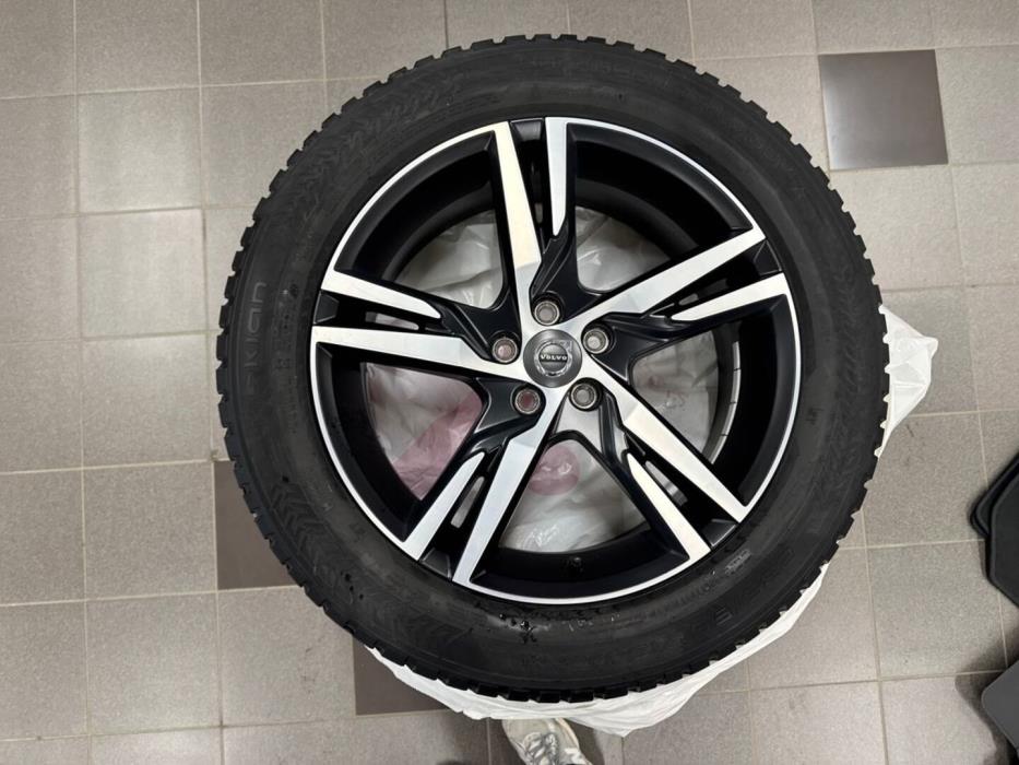 VOLVO XC60 2019