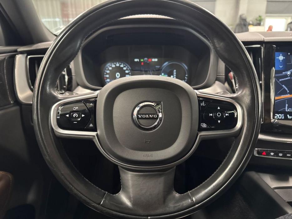 VOLVO XC60 2019