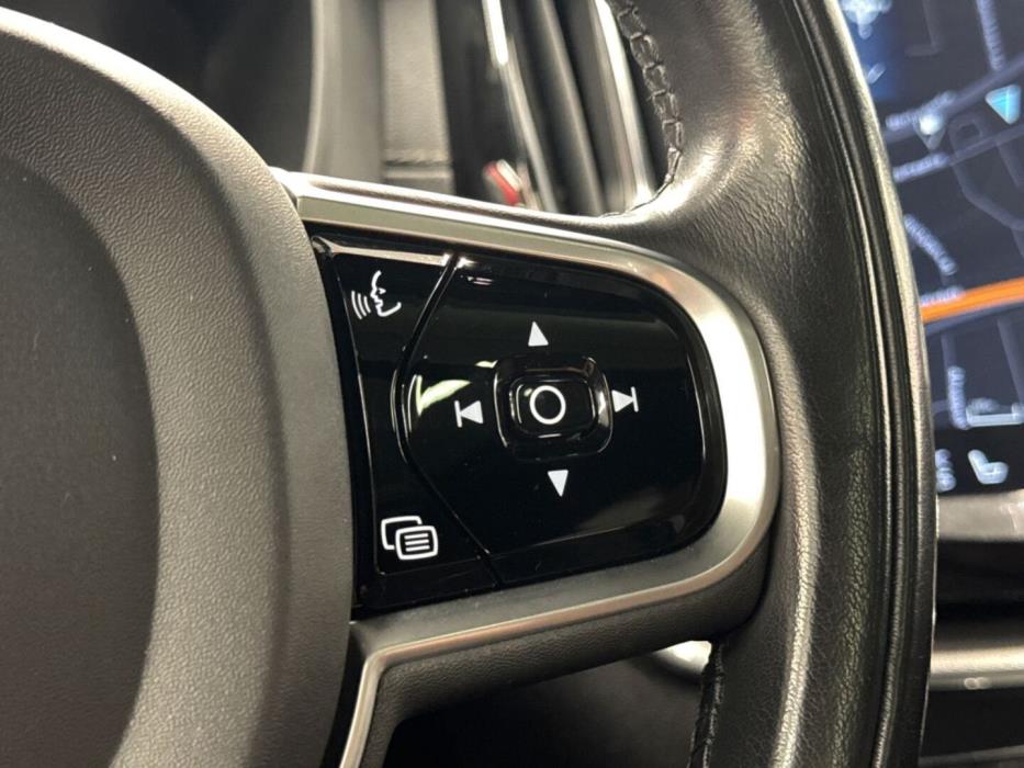 VOLVO XC60 2019