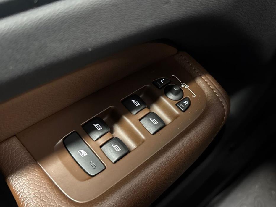VOLVO XC60 2019