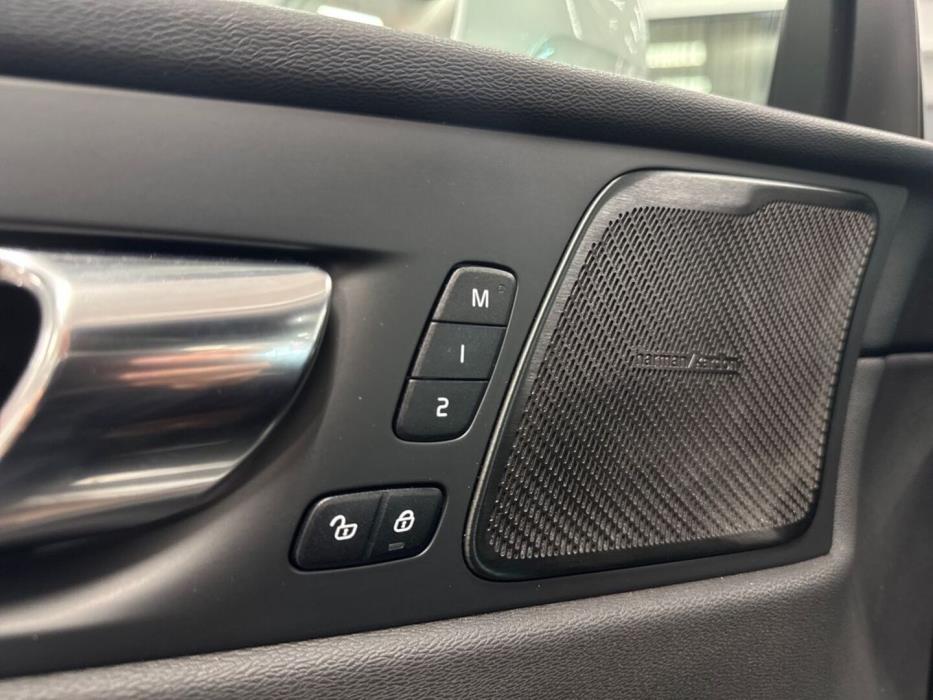VOLVO XC60 2019