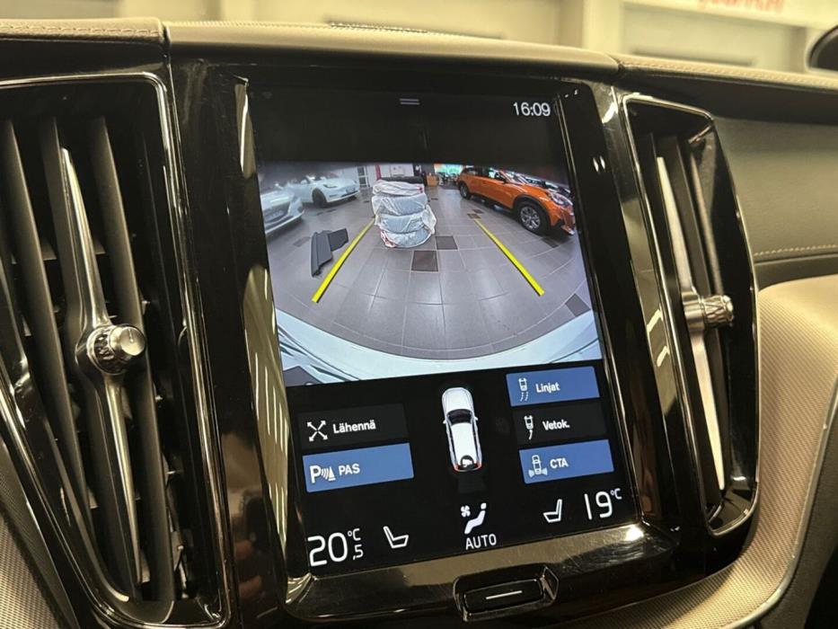 VOLVO XC60 2019