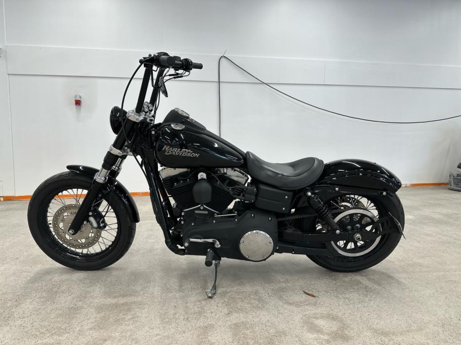 HARLEY-DAVIDSON DYNA 2010