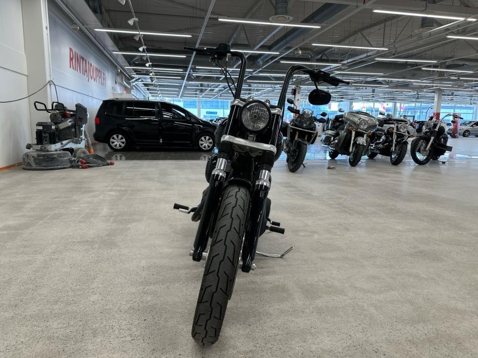 HARLEY-DAVIDSON DYNA 2010