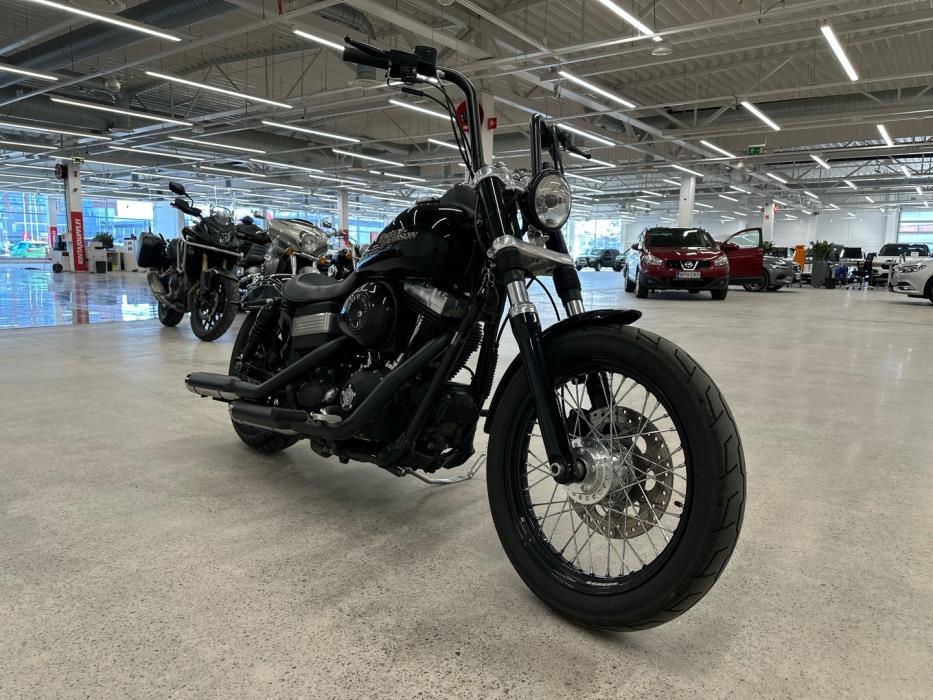 HARLEY-DAVIDSON DYNA 2010