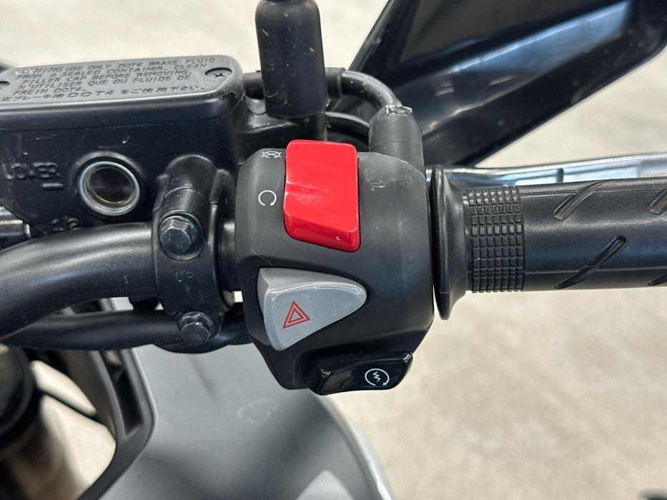 HONDA CB 2023