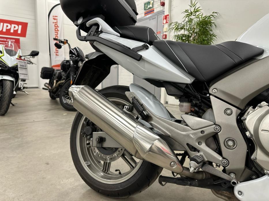 HONDA CBF 2010