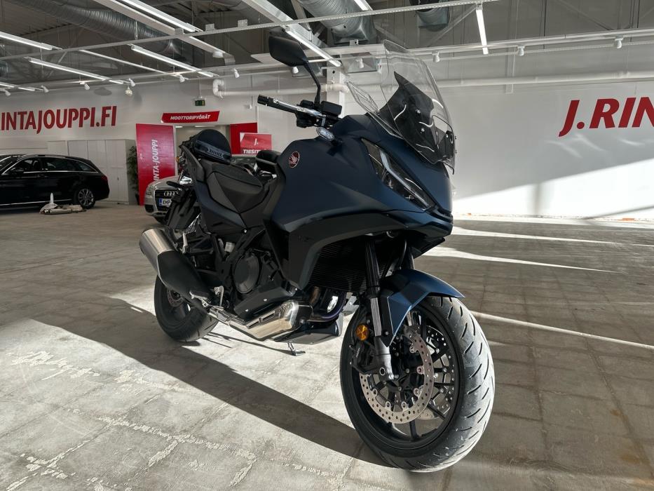 HONDA NT 2025