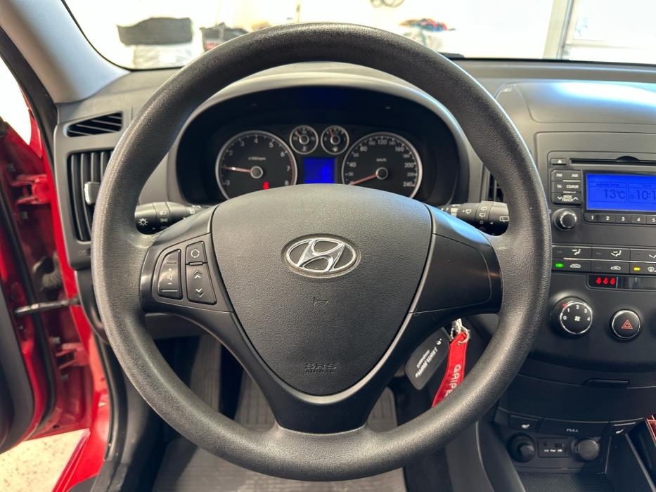 HYUNDAI i30 2011