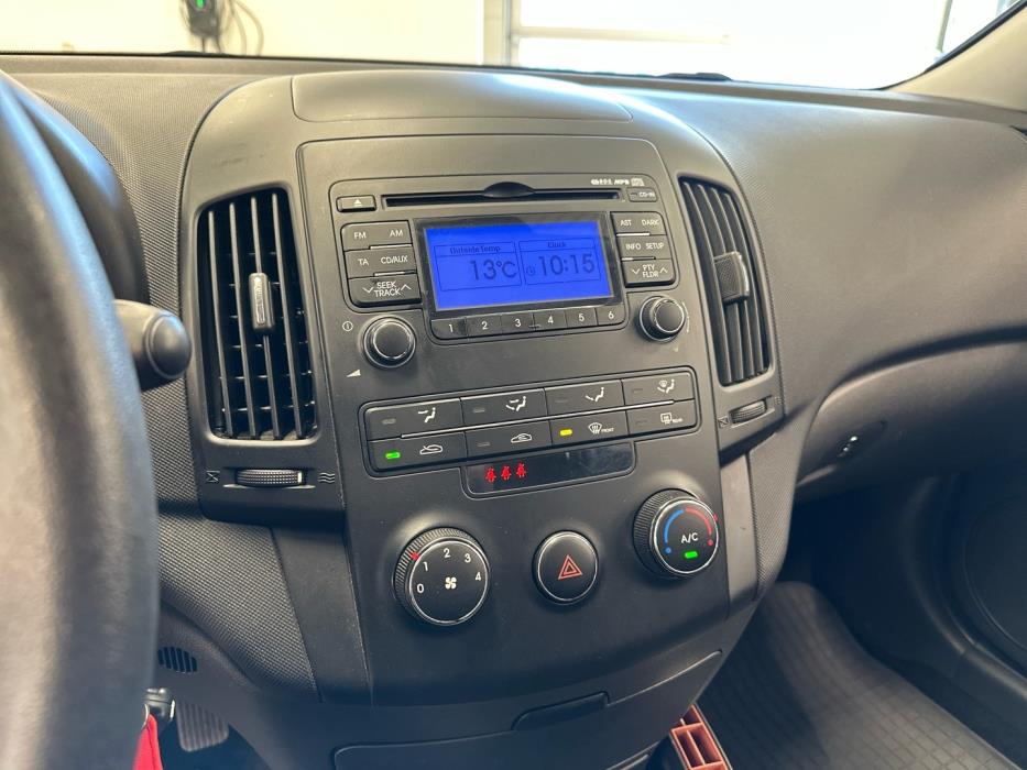HYUNDAI i30 2011