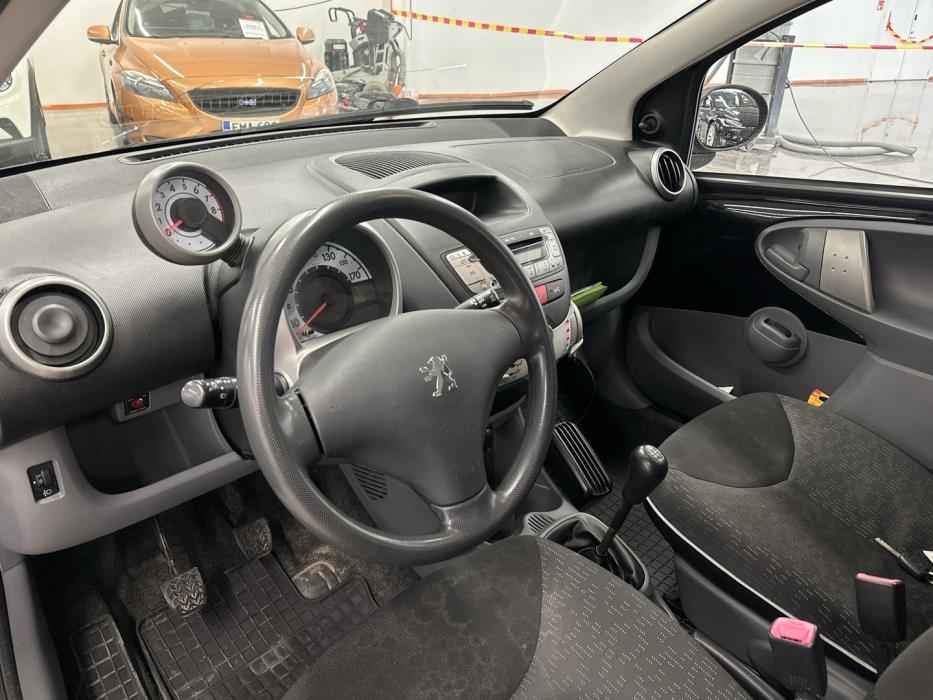 PEUGEOT 107 2009