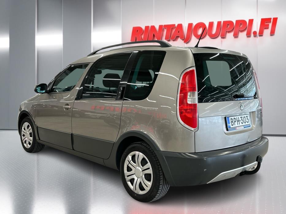 SKODA Roomster 2012