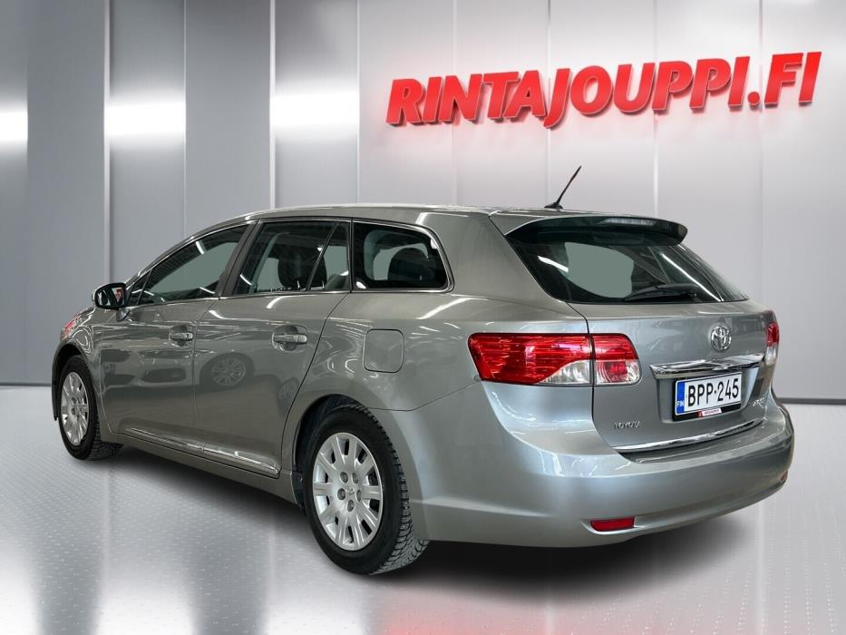 TOYOTA Avensis 2012