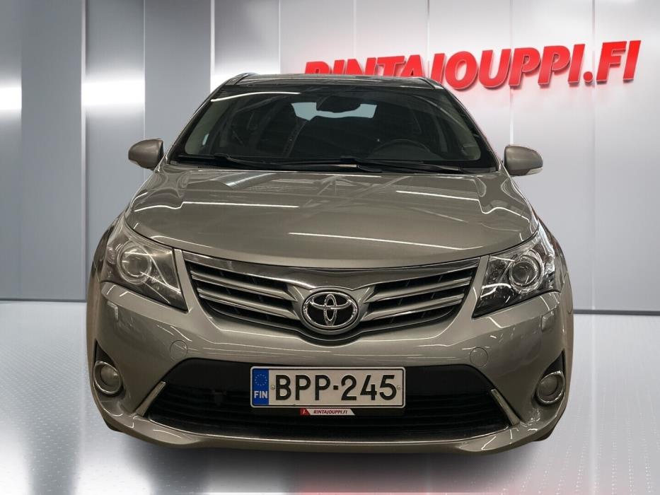 TOYOTA Avensis 2012