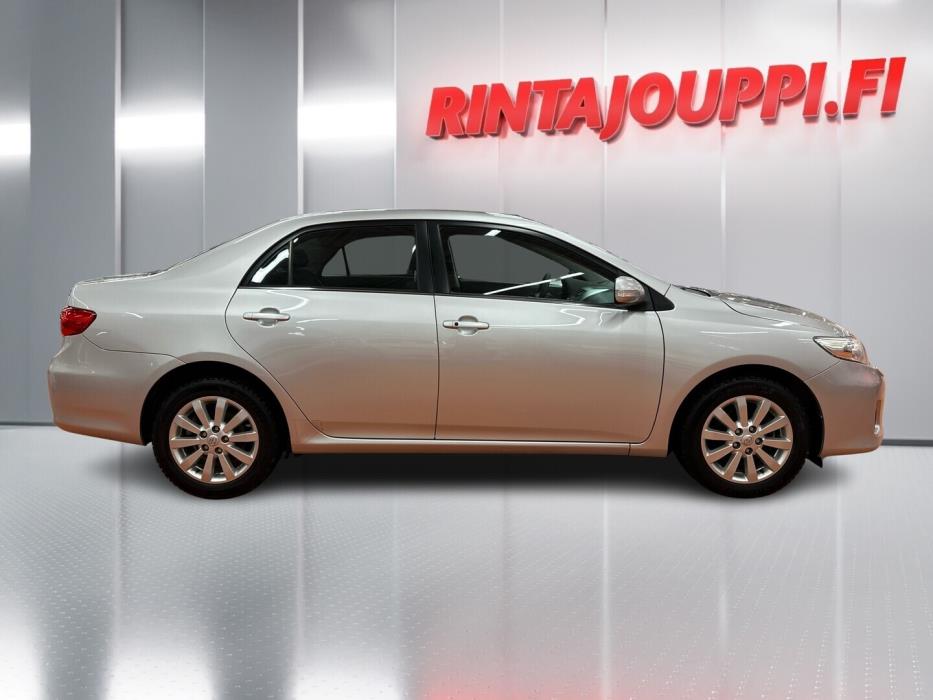 TOYOTA Corolla 2012