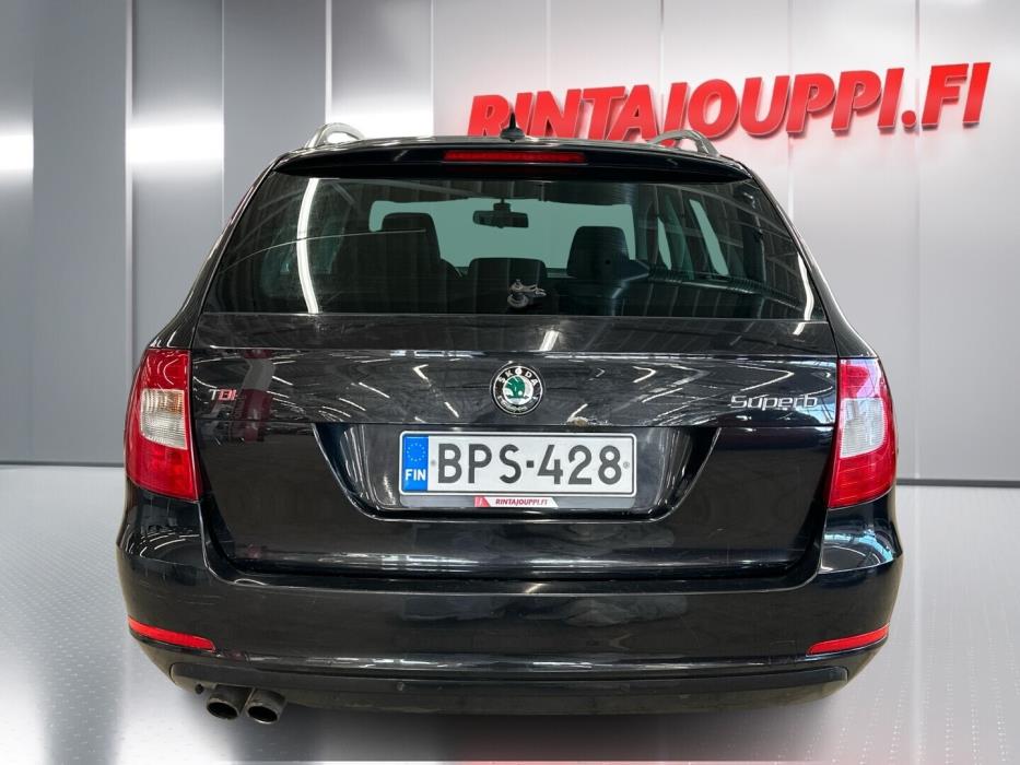 SKODA Superb 2012