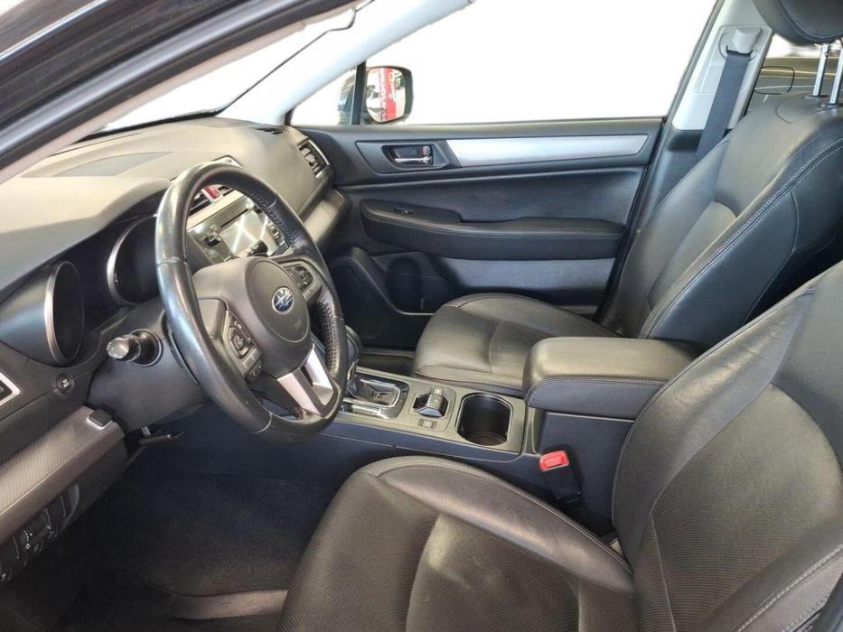 SUBARU Outback 2015