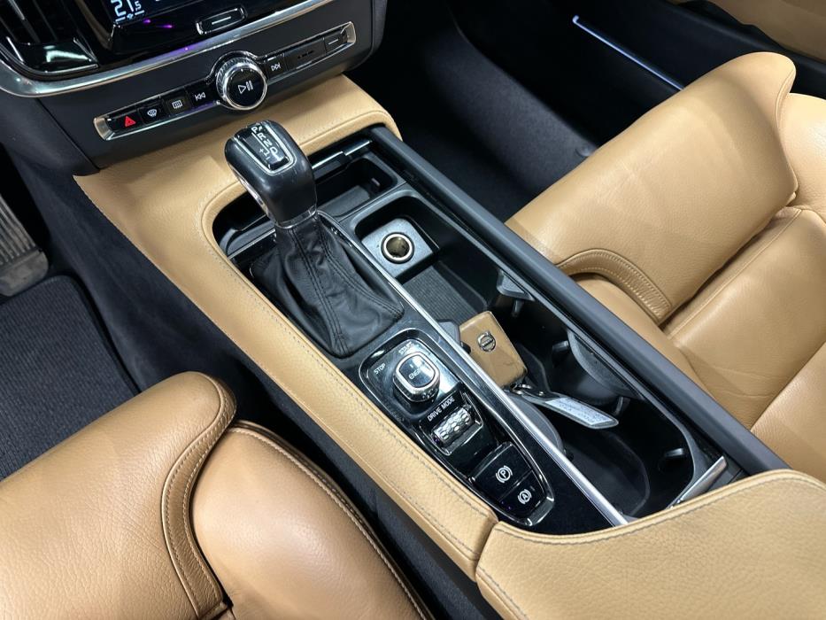 VOLVO V90 Cross Country 2017