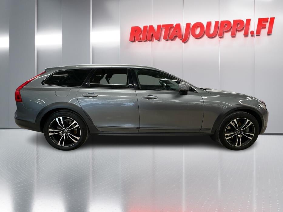VOLVO V90 Cross Country 2017