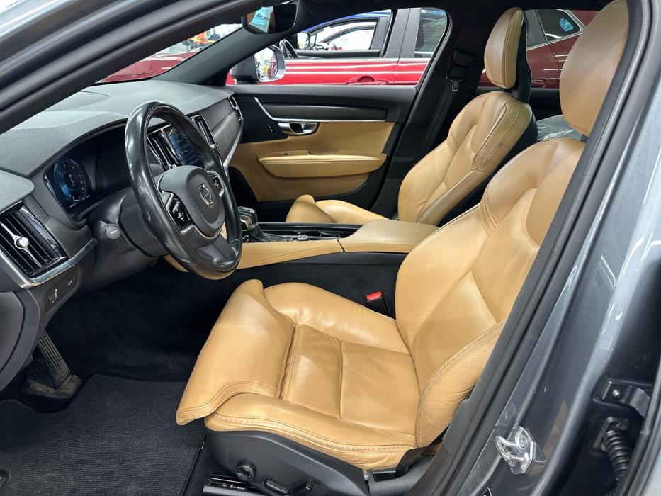 VOLVO V90 Cross Country 2017