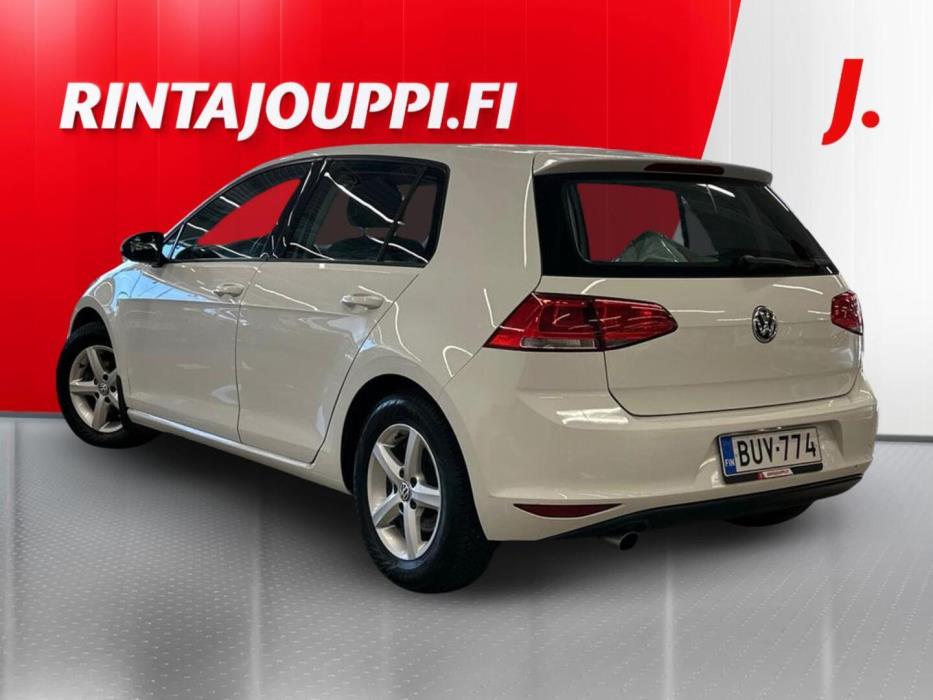 VOLKSWAGEN Golf 2015