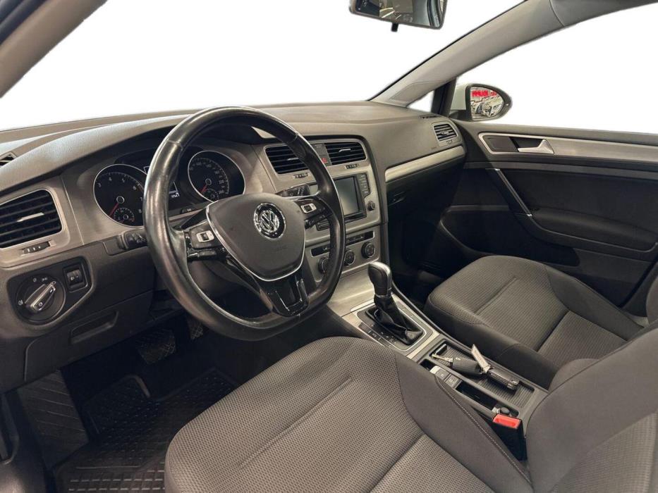 VOLKSWAGEN Golf 2015